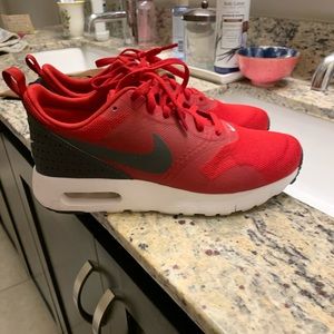 Nike air max red